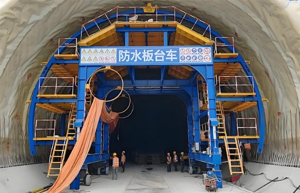 防水板臺車